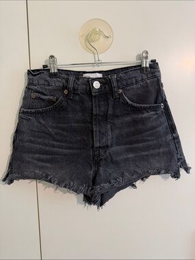 Zara Black Frayed Hem Denim Mom Shorts- size 4